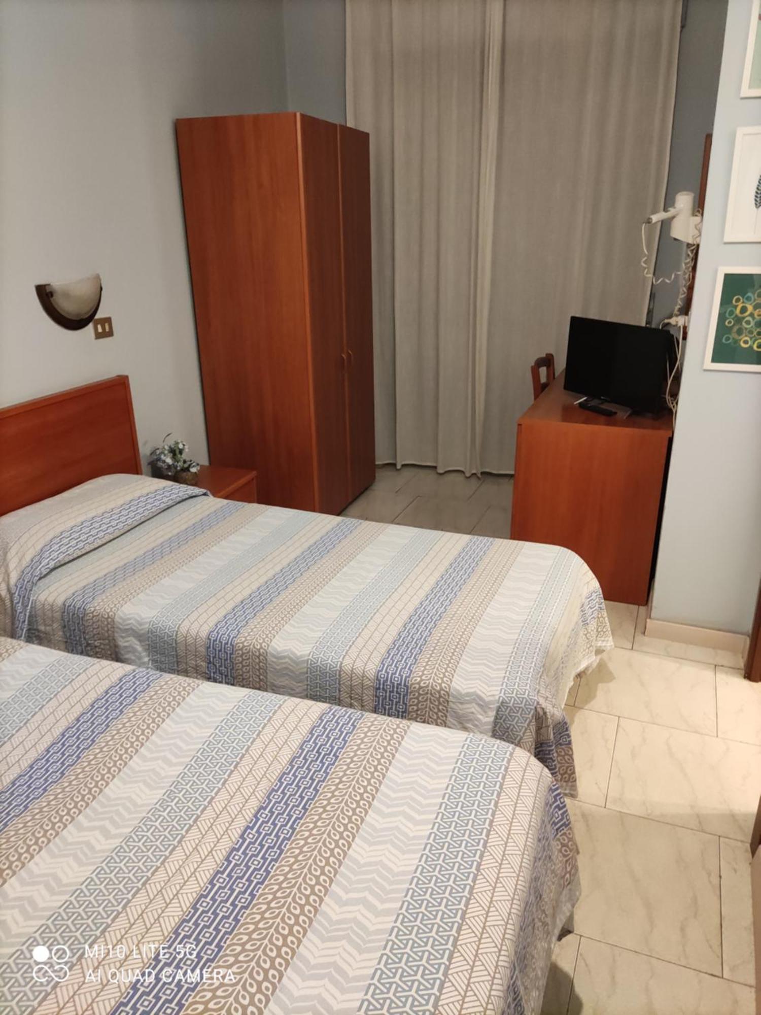 Hostal D'Annunzio House Чезано-Босконе Экстерьер фото