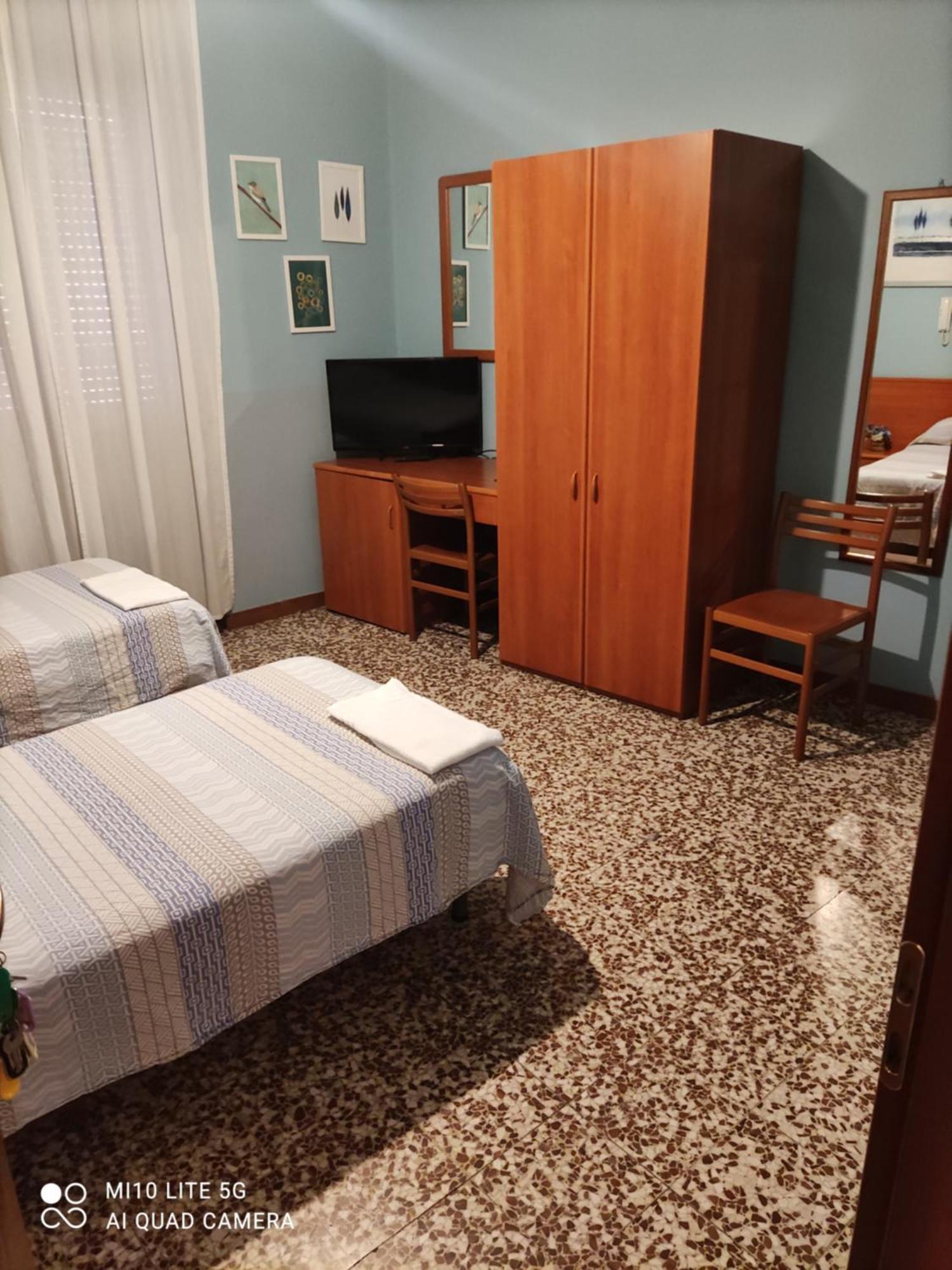 Hostal D'Annunzio House Чезано-Босконе Экстерьер фото